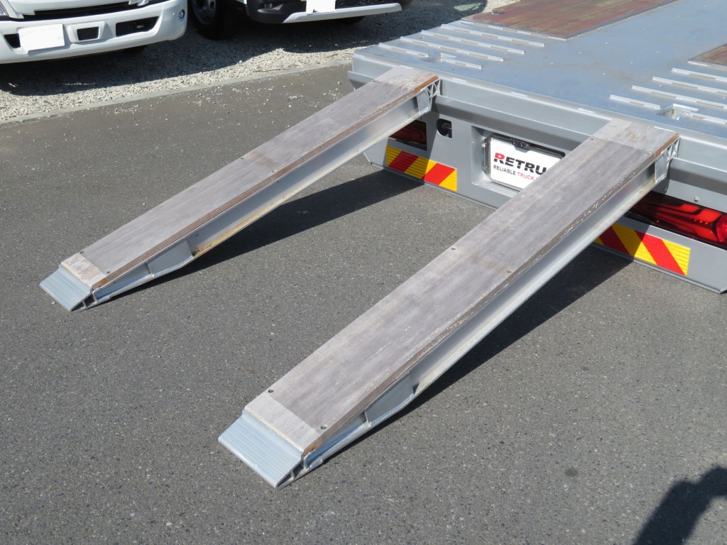 歩み板の状態です。|三菱 スーパーグレート 2PG-FS80VZの写真16