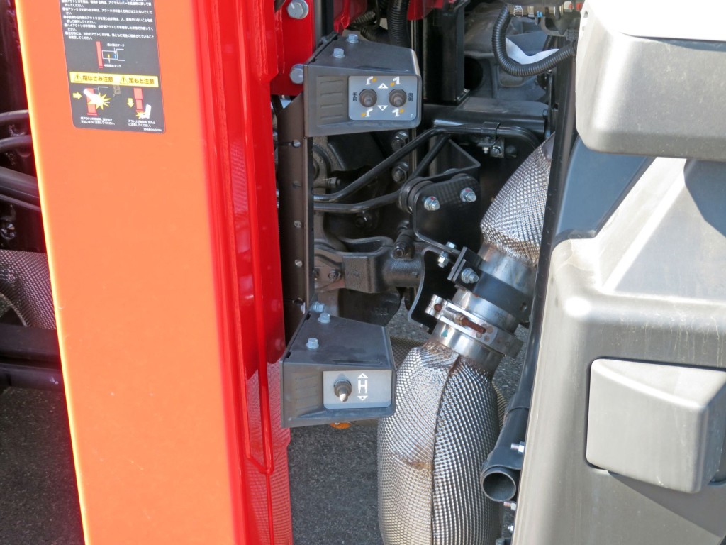 アウトリガーの操作スイッチです。|三菱 スーパーグレート 2PG-FS80VZの写真20