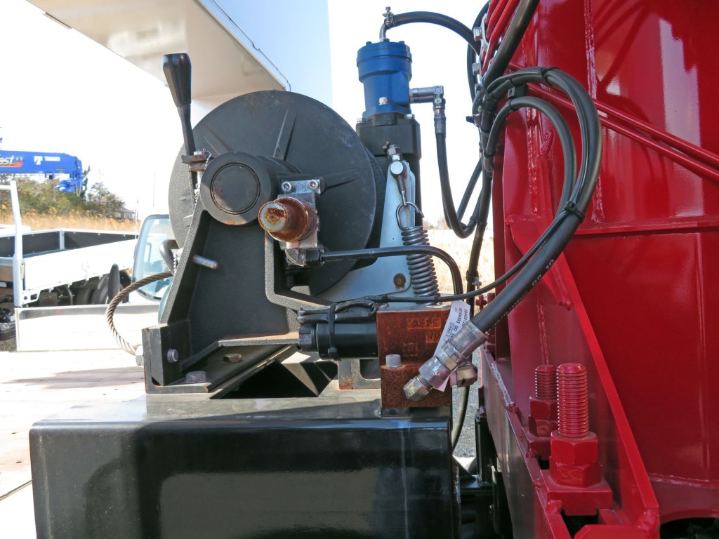 ウインチ取り付け部付近に置きサビがあります。|三菱 スーパーグレート 2PG-FS80VZの写真25