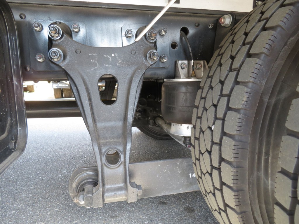 エアサスです。|日野 レンジャー 2KG-FD2ABG(2WD)の写真5