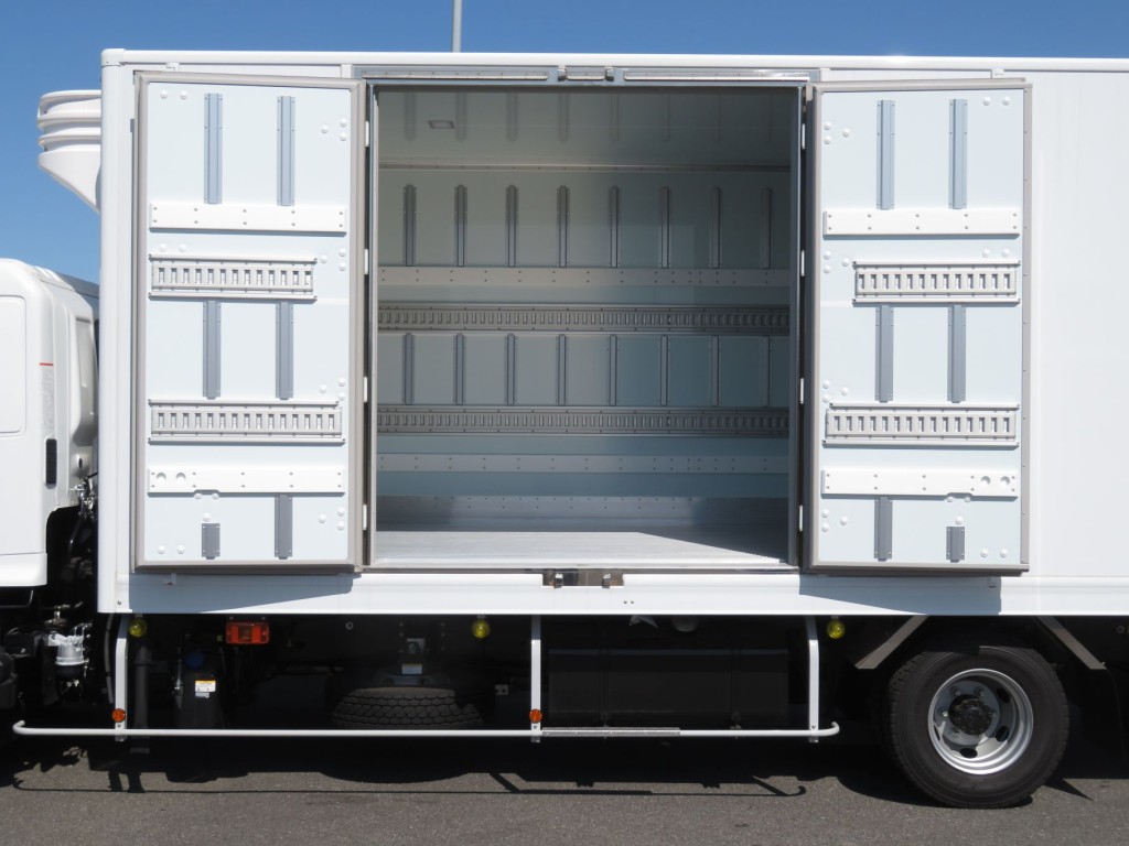 サイドドアを開いた状態です。|日野 レンジャー 2KG-FD2ABG(2WD)の写真11