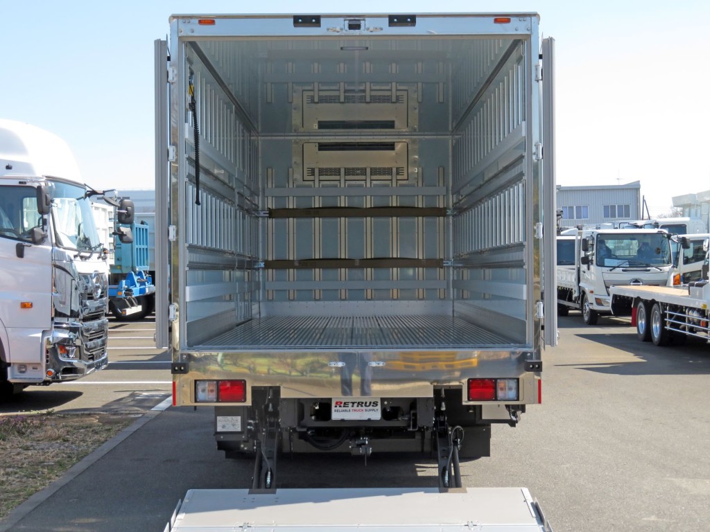 門口周りはステンレス製です。|日野 レンジャー 2KG-FD2ABG(2WD)の写真12