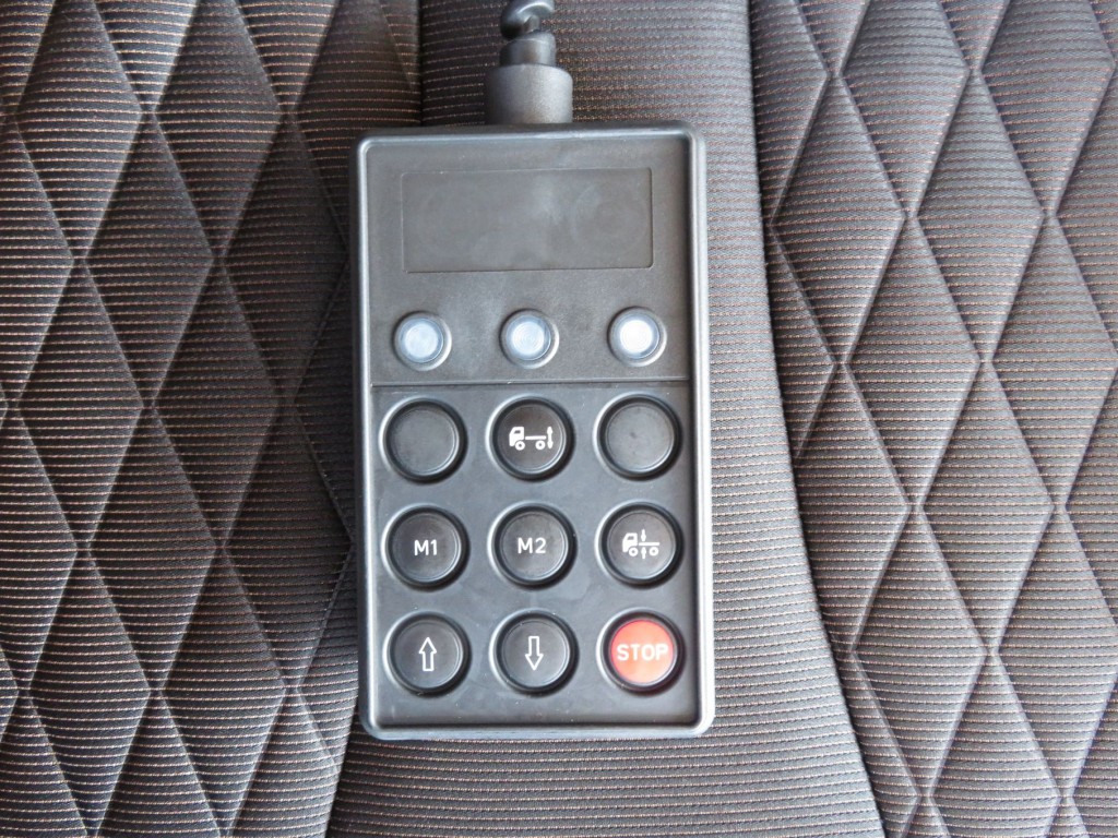 エアサスのコントローラーです。|日野 レンジャー 2KG-FD2ABG(2WD)の写真20