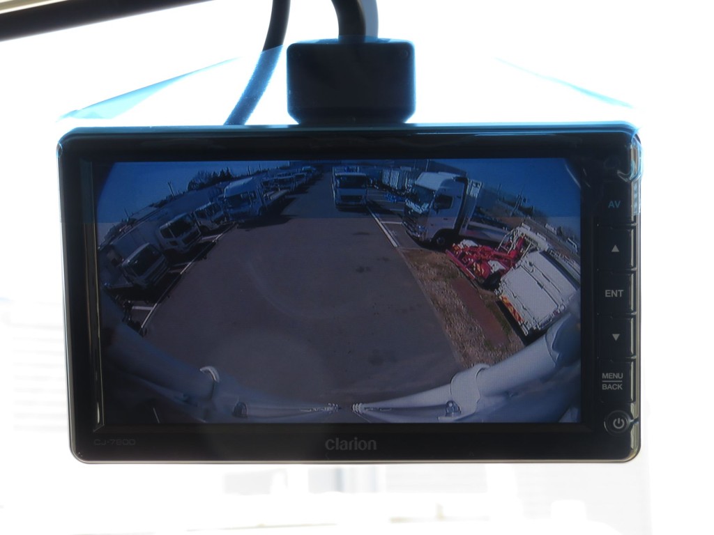 液晶バックモニター付きです。|日野 レンジャー 2KG-FD2ABG(2WD)の写真21