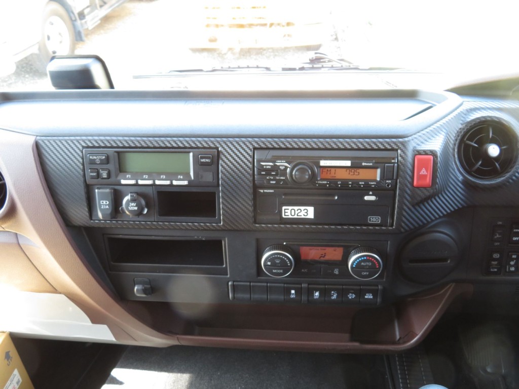 インパネ周りの状態です。|日野 レンジャー 2KG-FD2ABG(2WD)の写真22