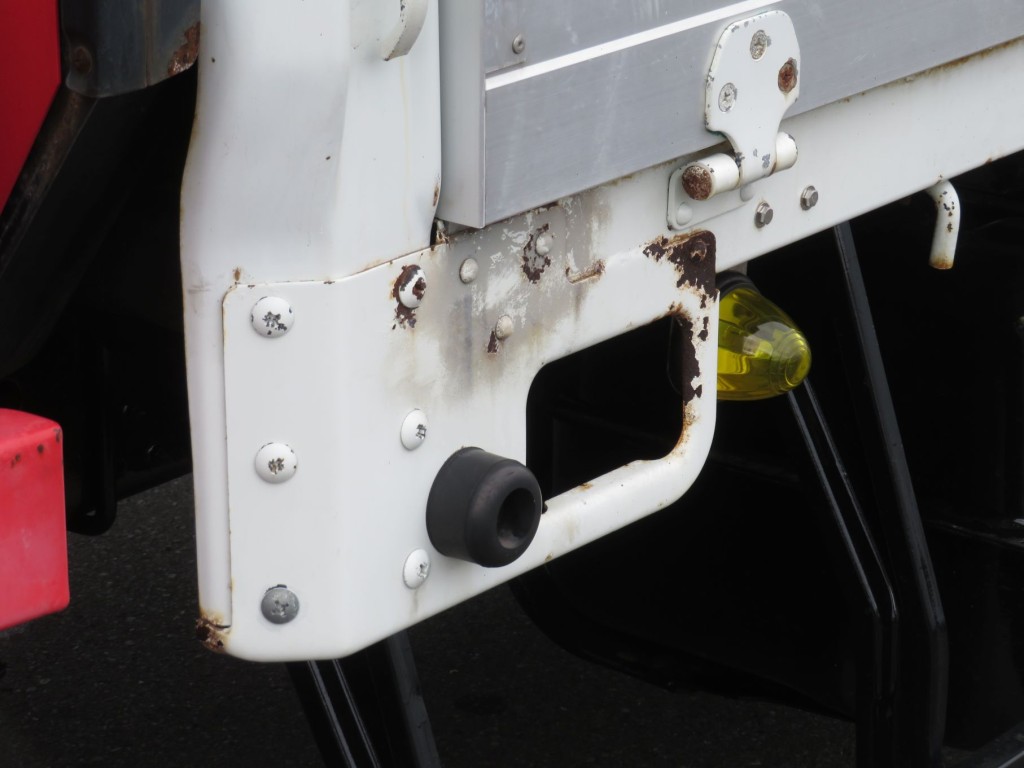 助手席側ガセット部にキズ・サビがあります。|三菱 ファイター TKG-FK61F(2WD)の写真18
