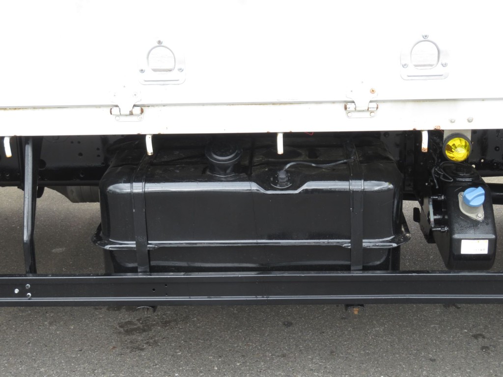 燃料タンクは200Lです。|三菱 ファイター TKG-FK61F(2WD)の写真23