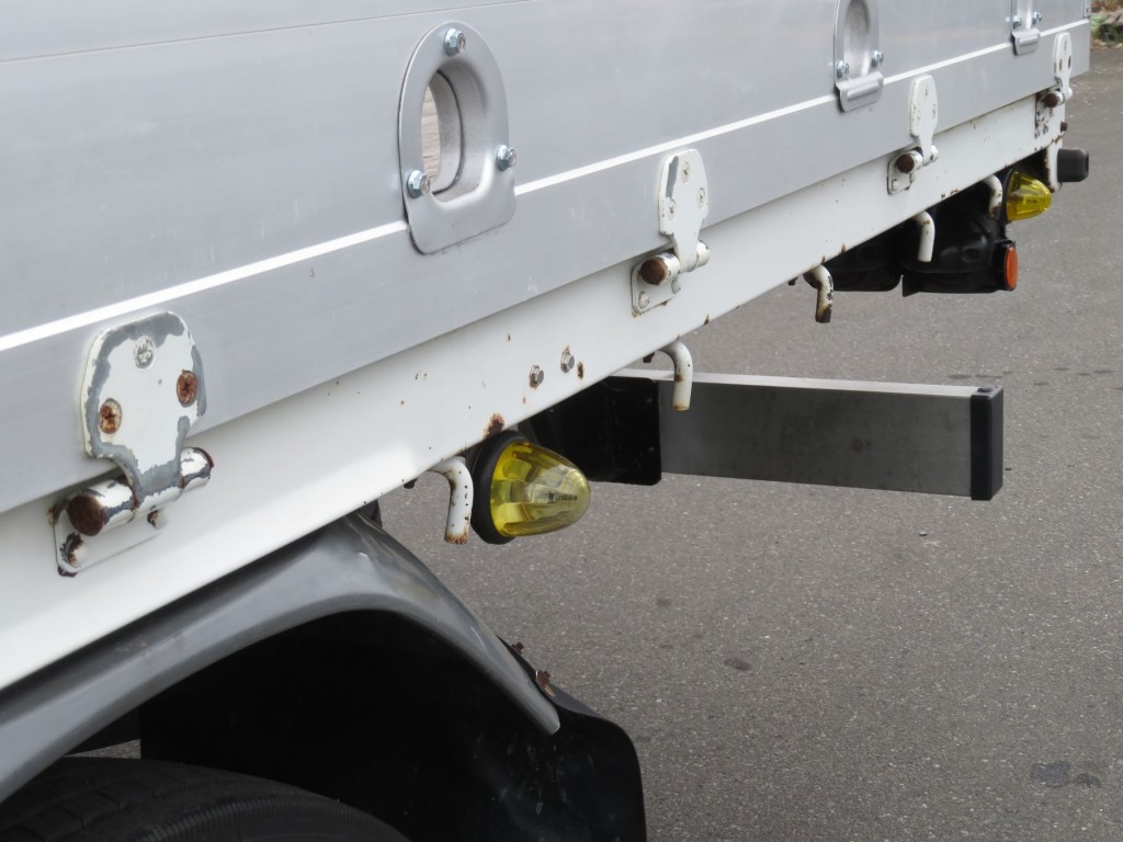 助手席側サイドレールに細かいサビがあります。|三菱 ファイター TKG-FK61F(2WD)の写真33