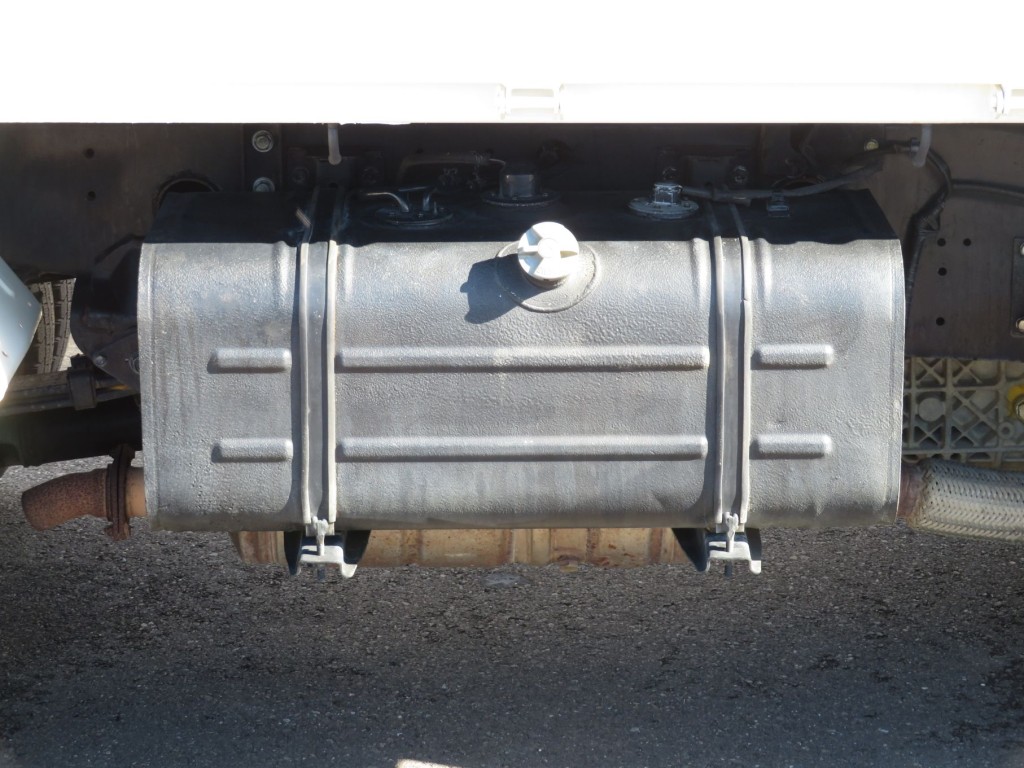 燃料タンクは80Lです。|日野 デュトロ TKG-XZC630T(2WD)の写真22