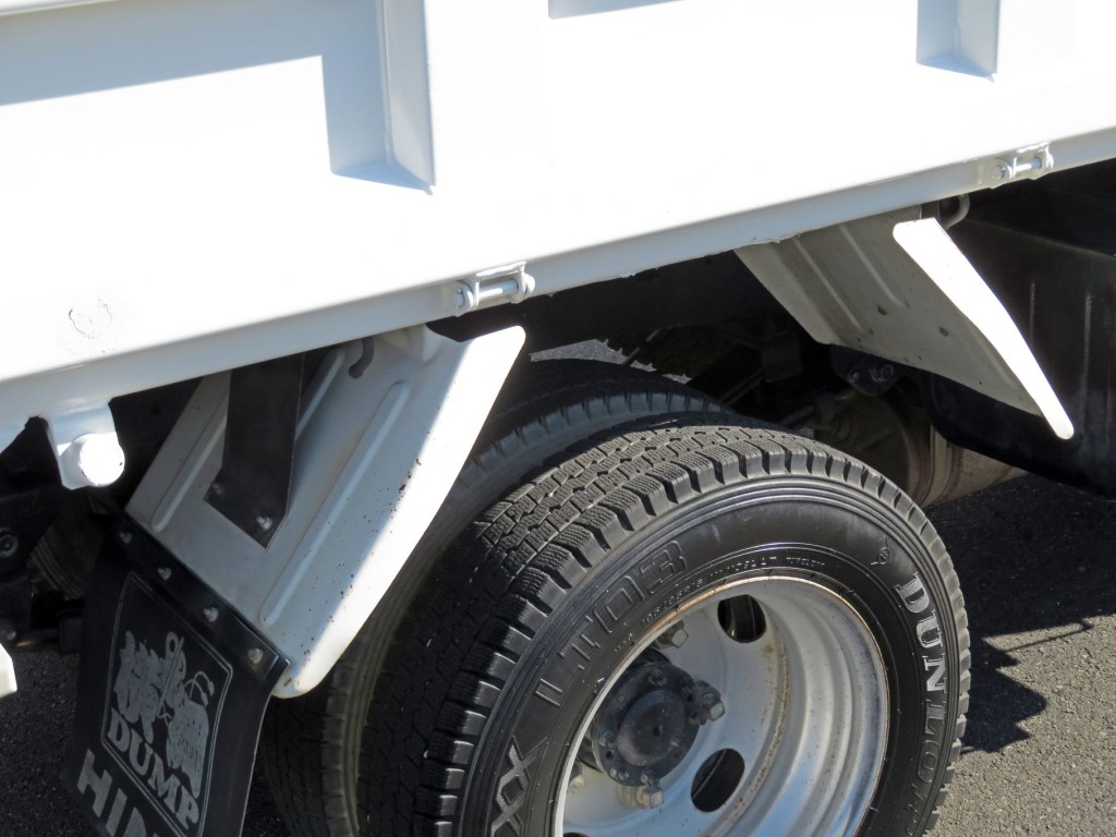 運転席側リアフェンダーにサビがあります。|日野 デュトロ TKG-XZC630T(2WD)の写真40