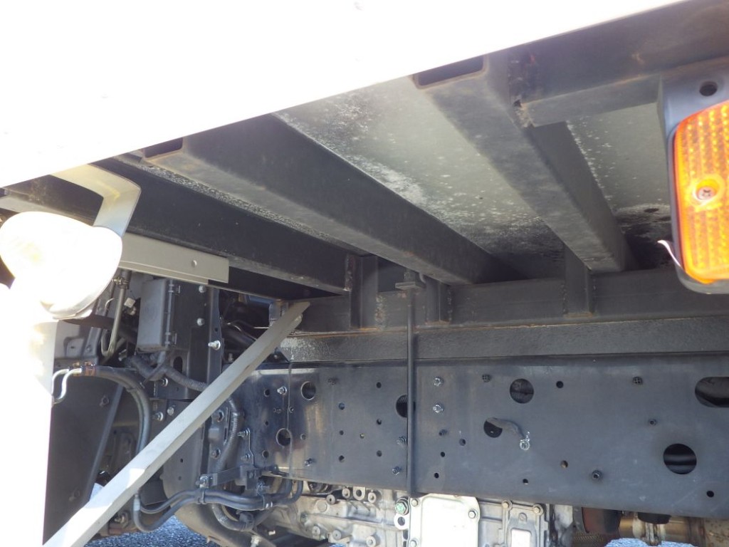 シャーシとネタの状態です。（ネタは鉄製です）|日野 レンジャー TKG-FD7JLAG(2WD)の写真7