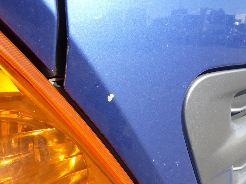 フロントパネルに飛び石キズがあります。|日野 レンジャー TKG-FD7JLAG(2WD)の写真24