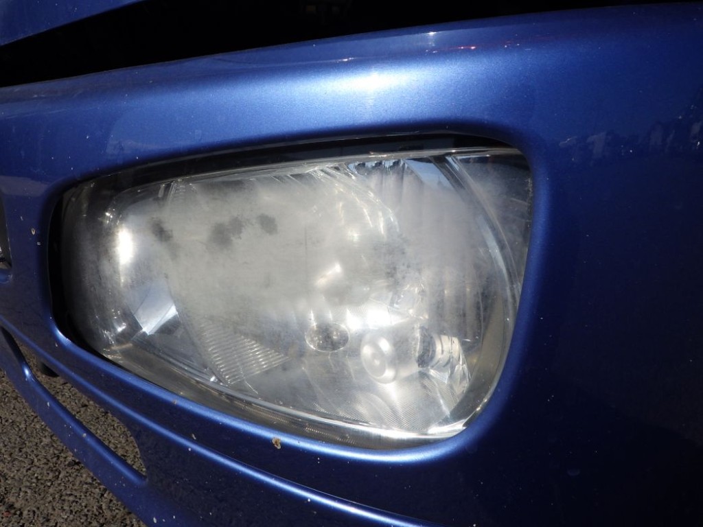 左右のヘッドランプレンズにクモリがあります。|日野 レンジャー TKG-FD7JLAG(2WD)の写真27