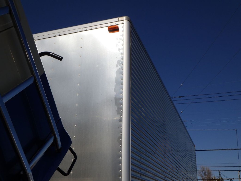 プロテクターのクリアの剝がれがあります。|日野 レンジャー TKG-FD7JLAG(2WD)の写真29