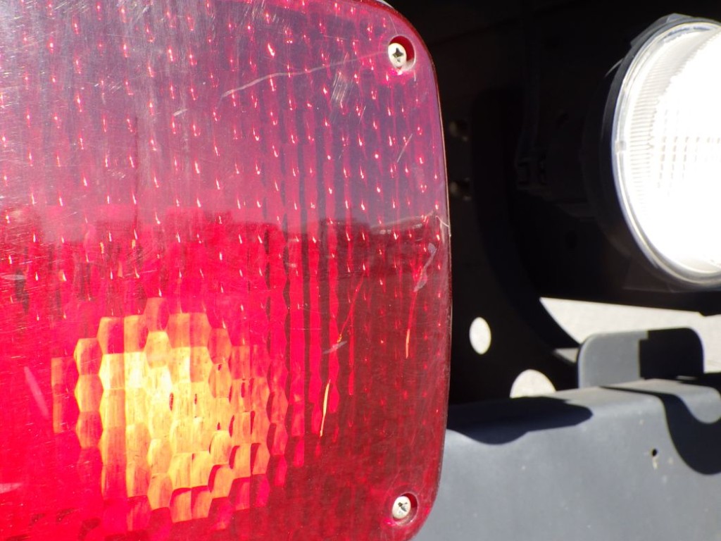 左右のテールレンズにヒビがあります。|日野 レンジャー TKG-FD7JLAG(2WD)の写真40