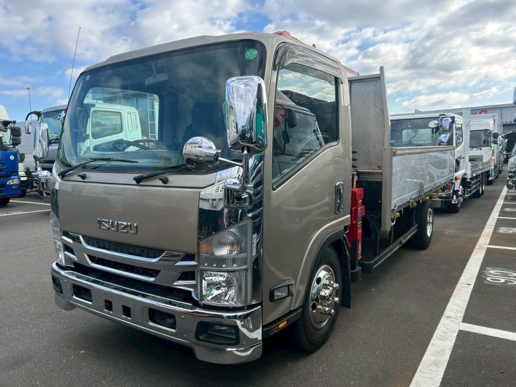 いすゞ エルフ 2RG-NPR88YN(2WD)の写真1