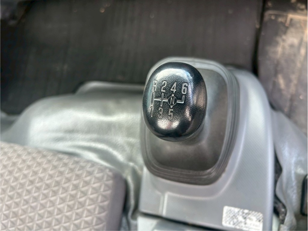 いすゞ エルフ 2RG-NPR88YN(2WD)の写真7