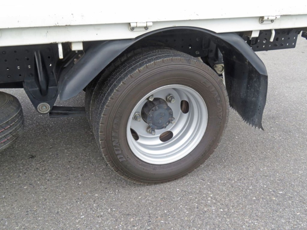 三菱 キャンター 2RG-FBA20(2WD)の写真13