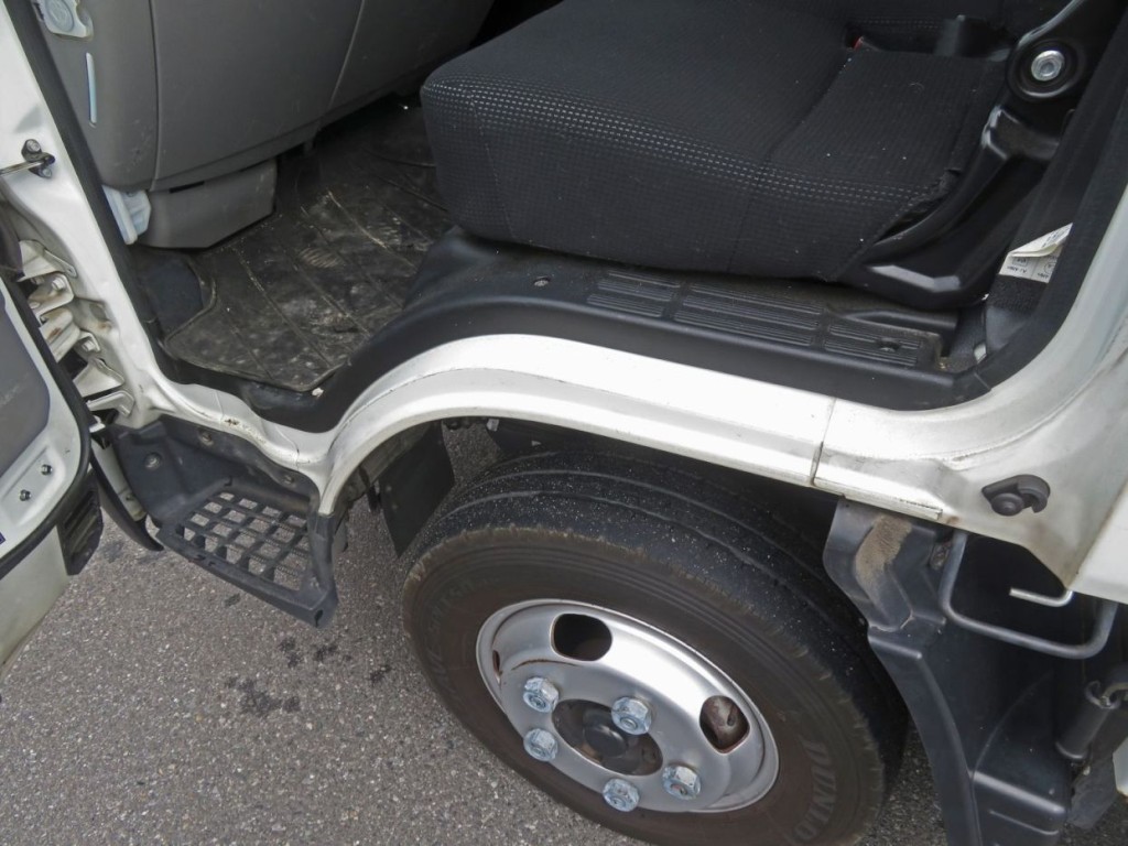 三菱 キャンター 2RG-FBA20(2WD)の写真31