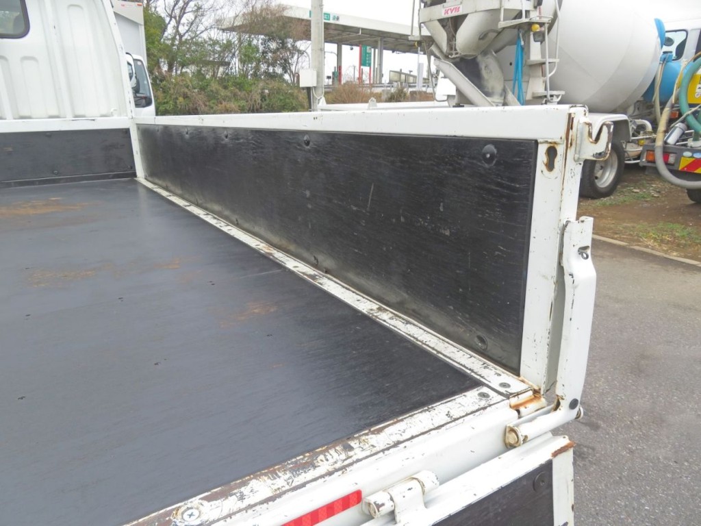 三菱 キャンター 2RG-FBA20(2WD)の写真45