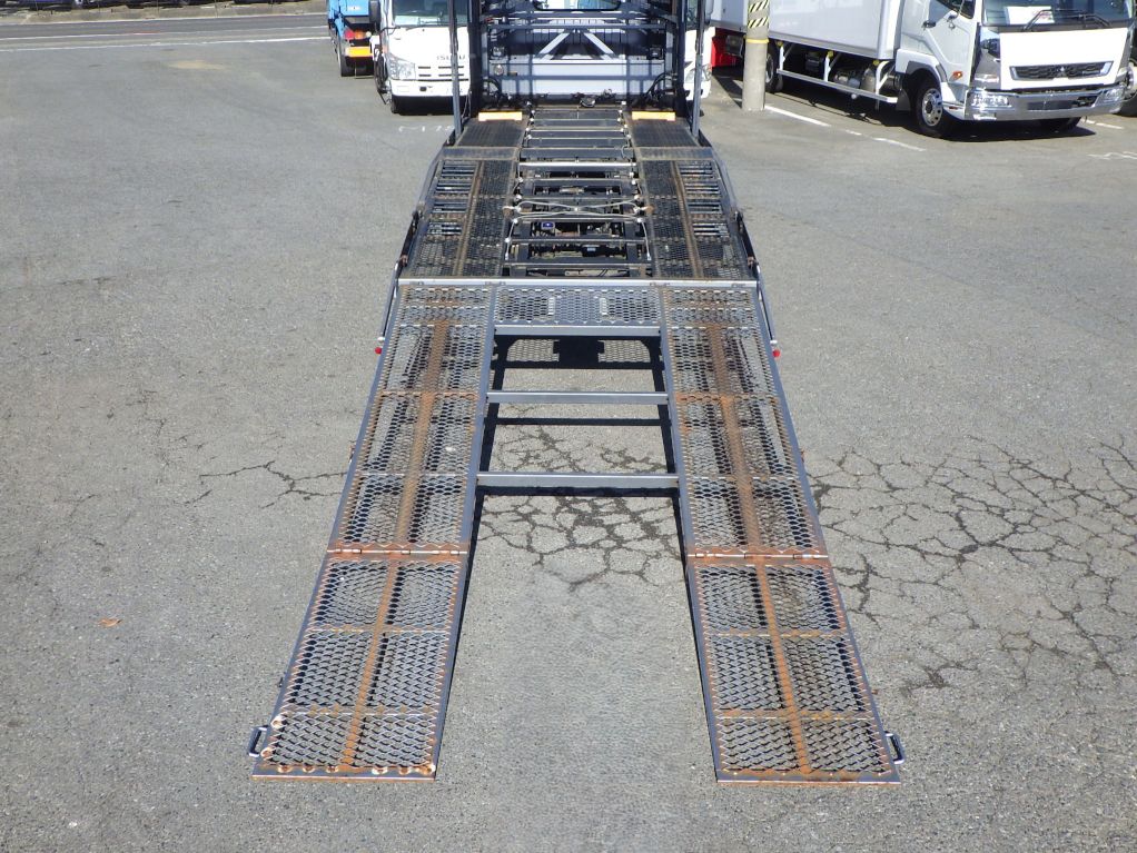 1Fフロアーの状態です。|いすゞ エルフ SKG-NPR85YN(2WD)の写真9