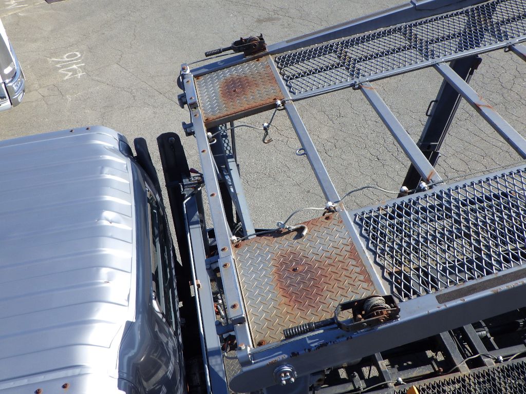 2Fフロアーのタイヤ落としです。|いすゞ エルフ SKG-NPR85YN(2WD)の写真12