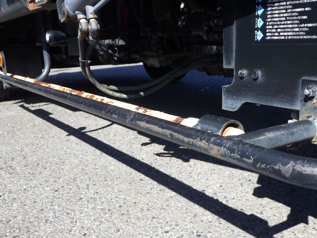 左右のサイドバンパーにキズ・サビがあります。|いすゞ エルフ SKG-NPR85YN(2WD)の写真37