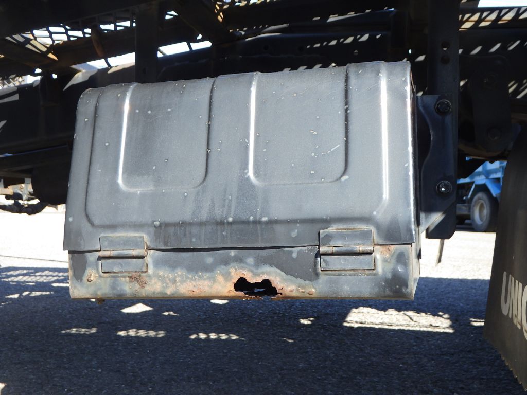 工具箱に腐食・穴があります。|いすゞ エルフ SKG-NPR85YN(2WD)の写真39