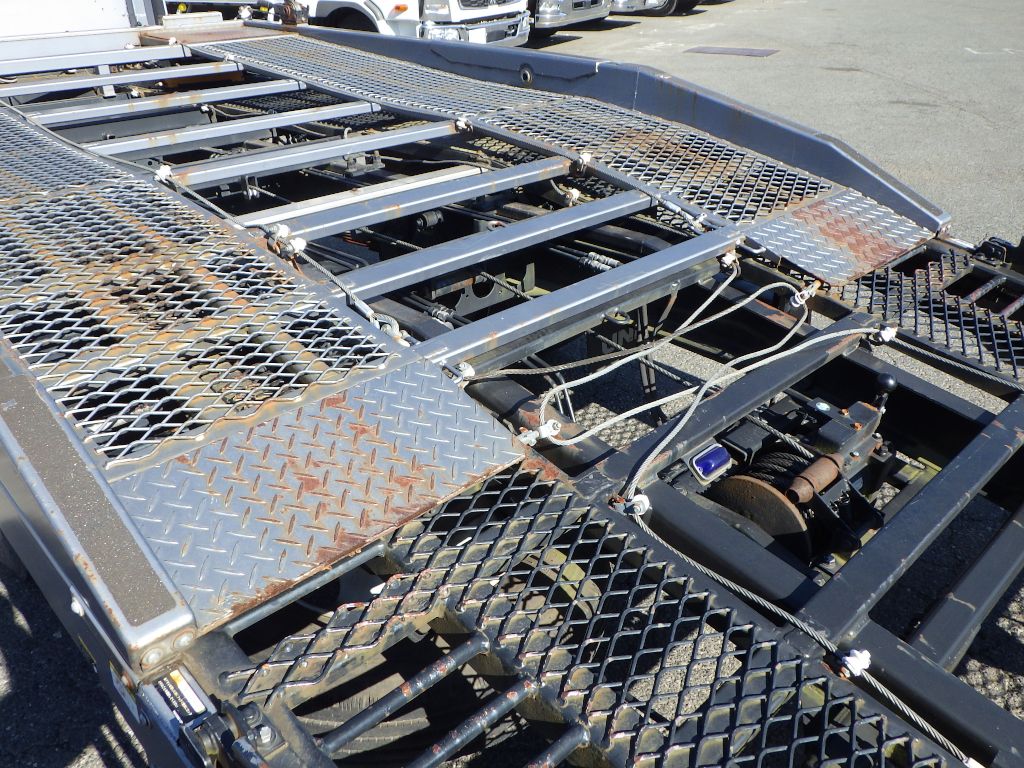 荷台にサビがあります。|いすゞ エルフ SKG-NPR85YN(2WD)の写真41