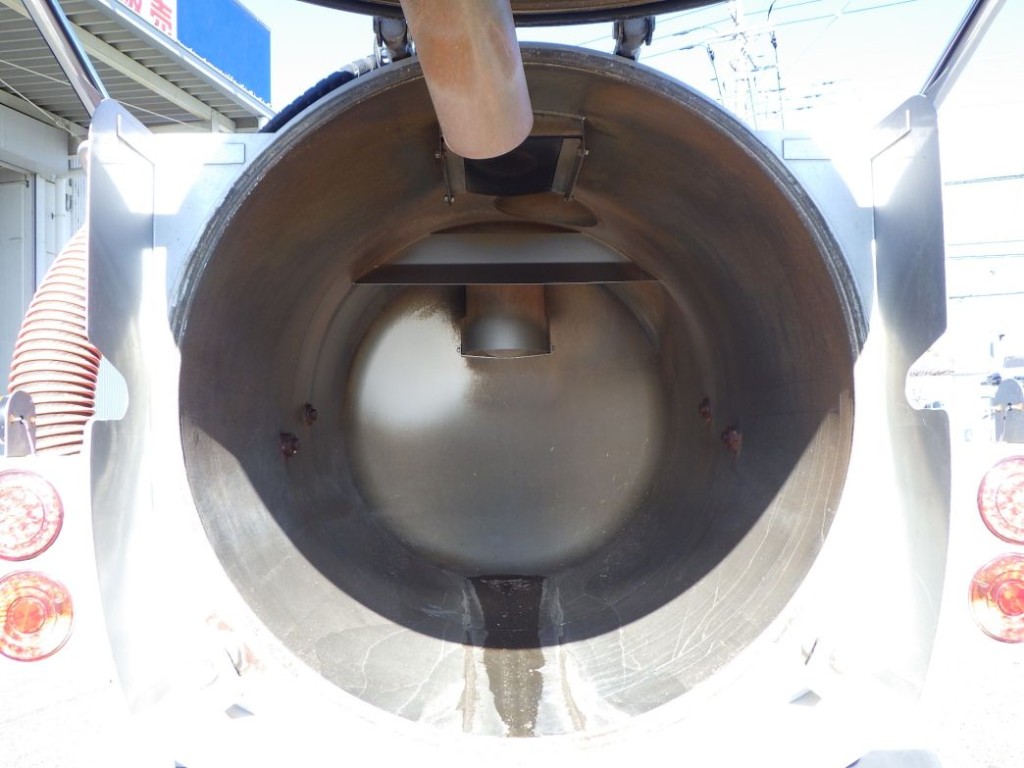 タンク内部の状態です。|日野 レンジャー 2KG-FD2ABA(2WD)の写真8