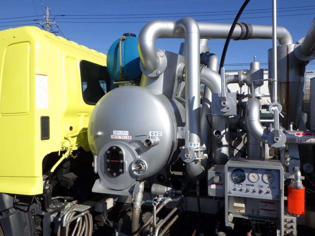 配管・キャッチャーの状態です。(ステンレス製です)|日野 レンジャー 2KG-FD2ABA(2WD)の写真15