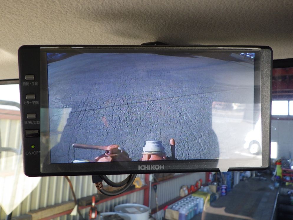 液晶バックモニター付きです。|日野 レンジャー 2KG-FD2ABA(2WD)の写真26