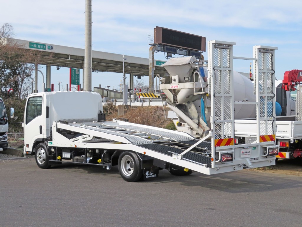 いすゞ エルフ 2RG-NPR88AN(2WD)の写真3