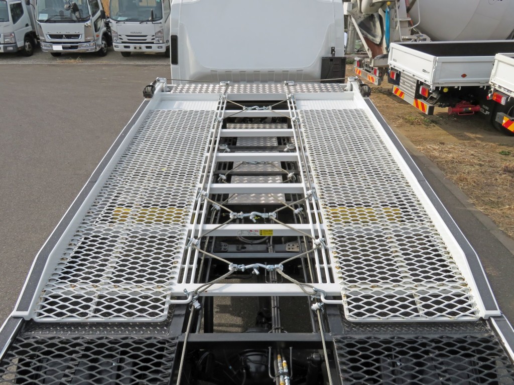 2階フロアの状態です。|いすゞ エルフ 2RG-NPR88AN(2WD)の写真9