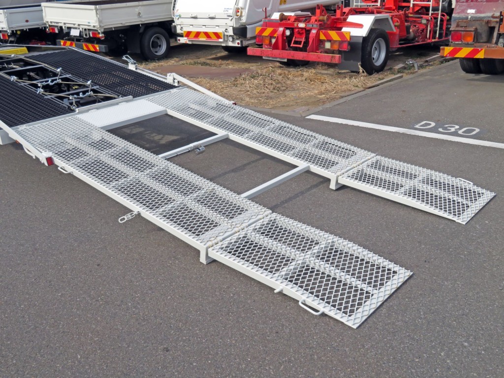 自動歩みの状態です。|いすゞ エルフ 2RG-NPR88AN(2WD)の写真11