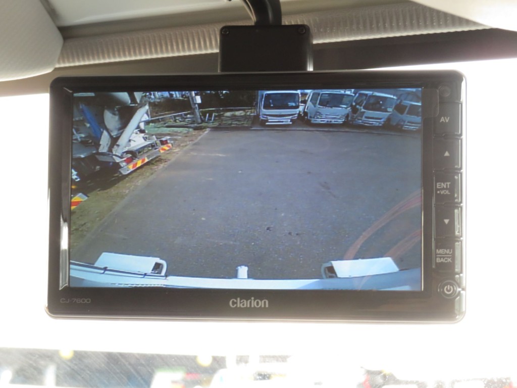 液晶バックモニター付きです。|いすゞ エルフ 2RG-NPR88AN(2WD)の写真18