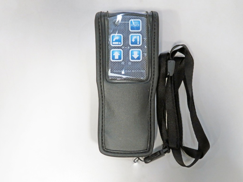 上物の操作ラジコンです。|いすゞ エルフ 2RG-NPR88AN(2WD)の写真24