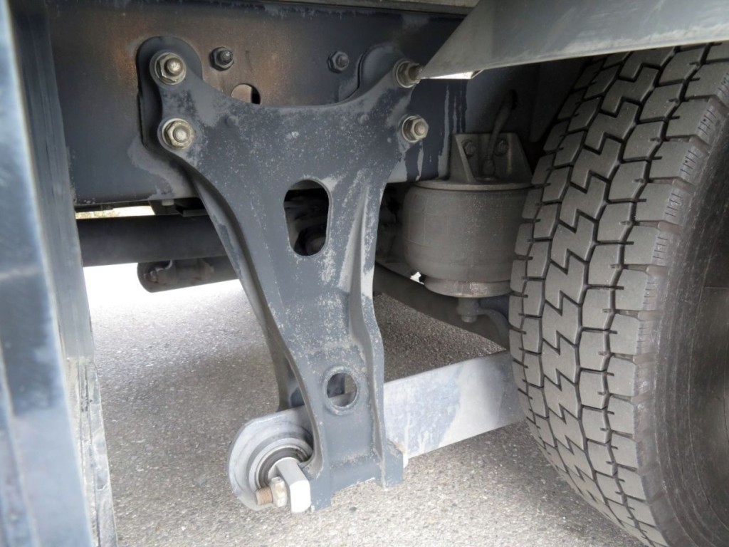 いすゞ フォワード 2RG-FRR90T2(2WD)の写真5