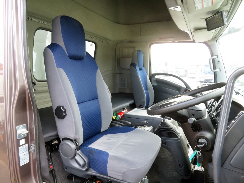 いすゞ フォワード 2RG-FRR90T2(2WD)の写真6