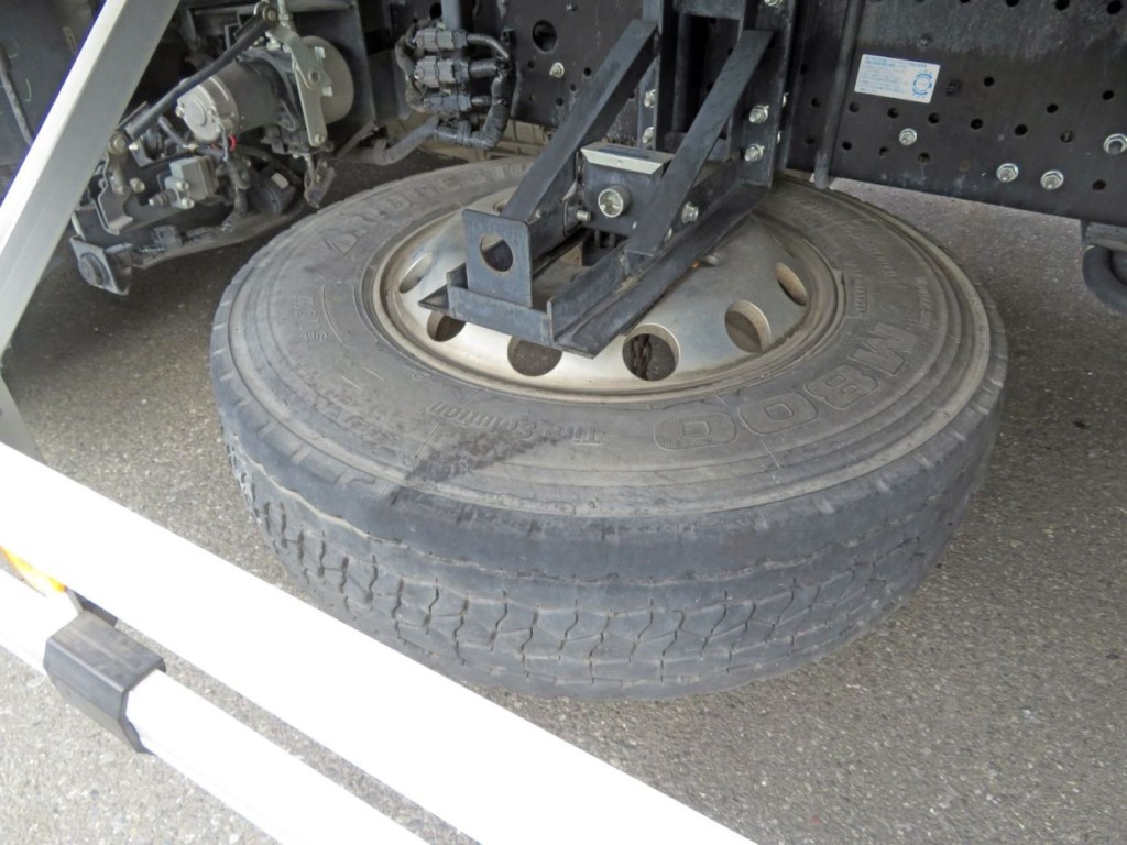 いすゞ フォワード 2RG-FRR90T2(2WD)の写真16