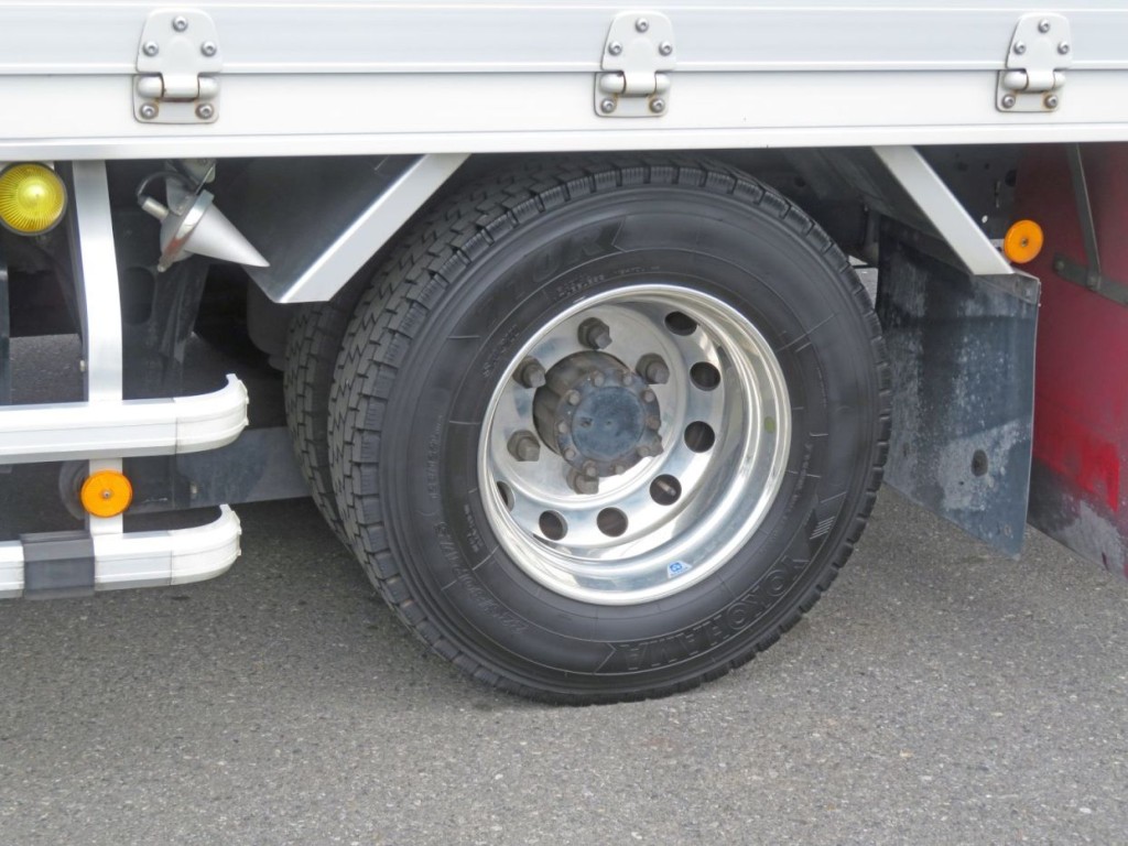 いすゞ フォワード 2RG-FRR90T2(2WD)の写真18