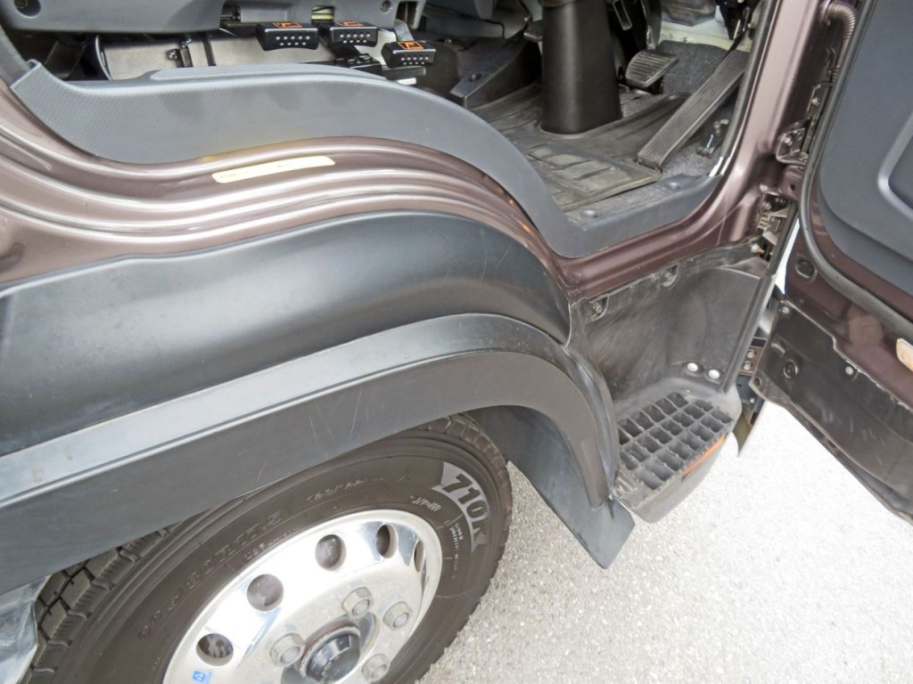 いすゞ フォワード 2RG-FRR90T2(2WD)の写真27