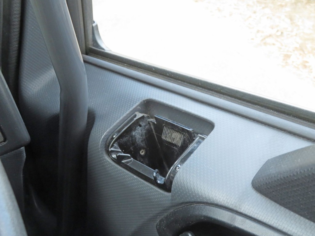 いすゞ フォワード 2RG-FRR90T2(2WD)の写真28