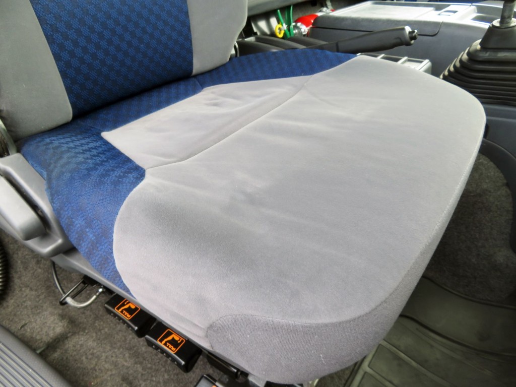 いすゞ フォワード 2RG-FRR90T2(2WD)の写真29