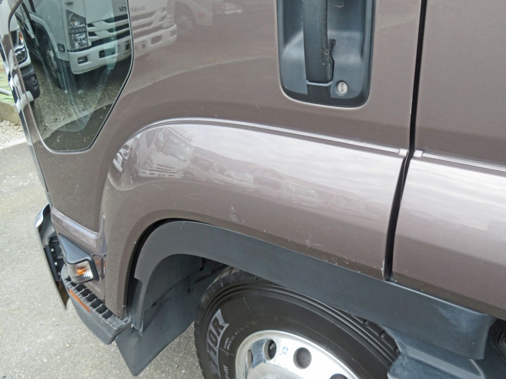 いすゞ フォワード 2RG-FRR90T2(2WD)の写真34