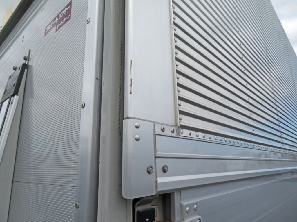 いすゞ フォワード 2RG-FRR90T2(2WD)の写真46