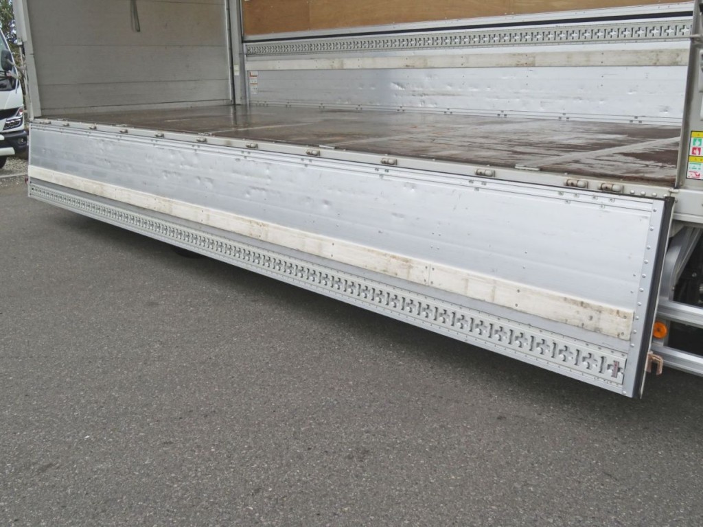 いすゞ フォワード 2RG-FRR90T2(2WD)の写真48