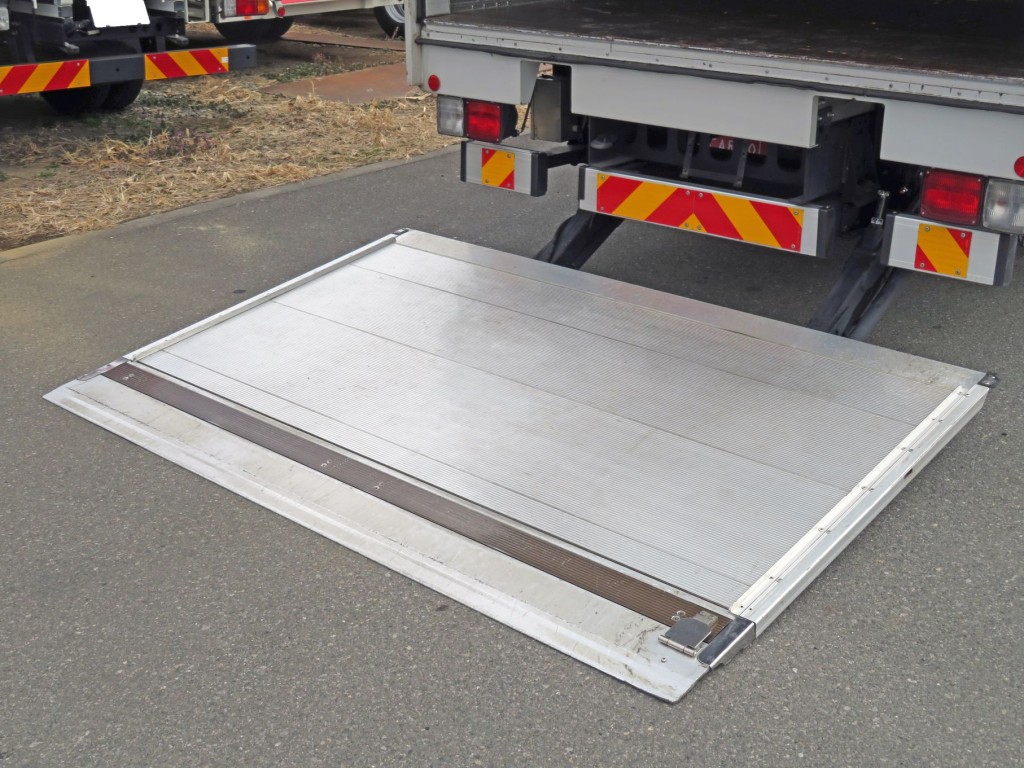 ゲートのステージの状態です。|いすゞ フォワード 2RG-FRR90T2(2WD)の写真10