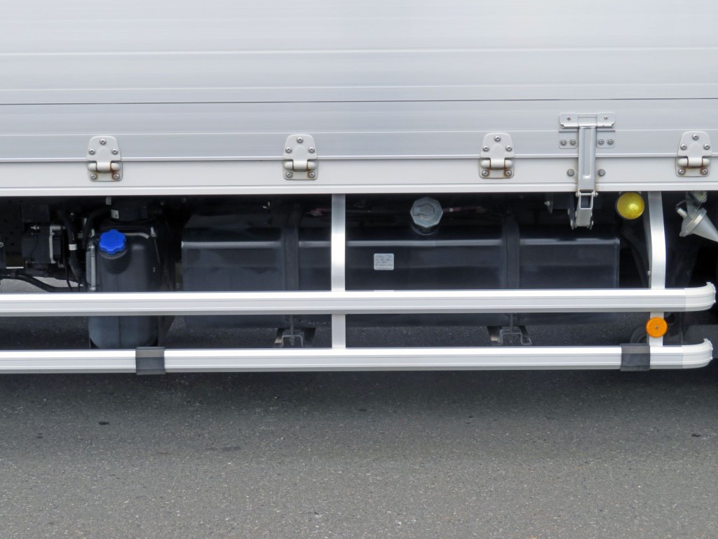 燃料タンクは200Lです。|いすゞ フォワード 2RG-FRR90T2(2WD)の写真19