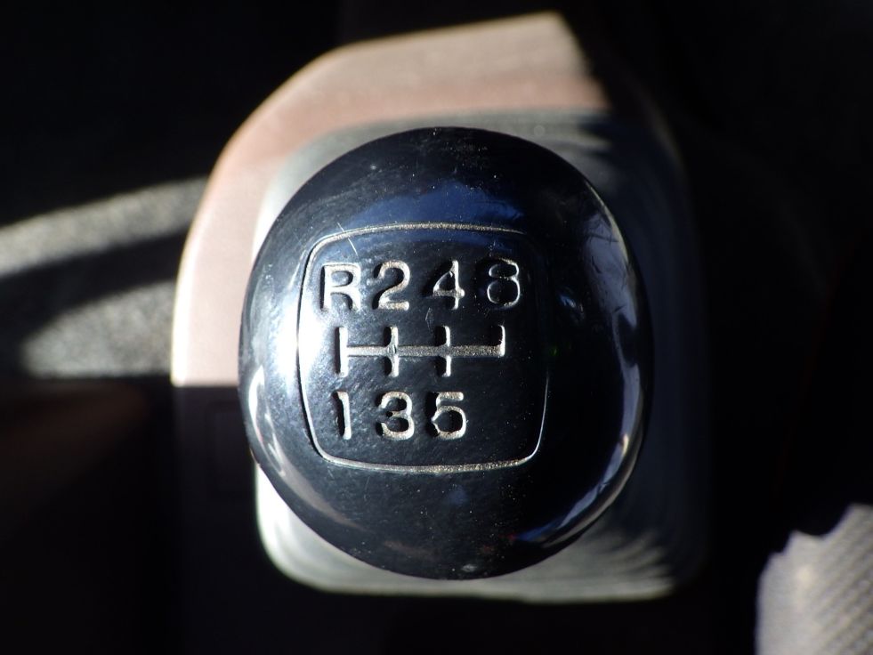 MT６速です。|日野 レンジャー 2PG-FE2ABAの写真19